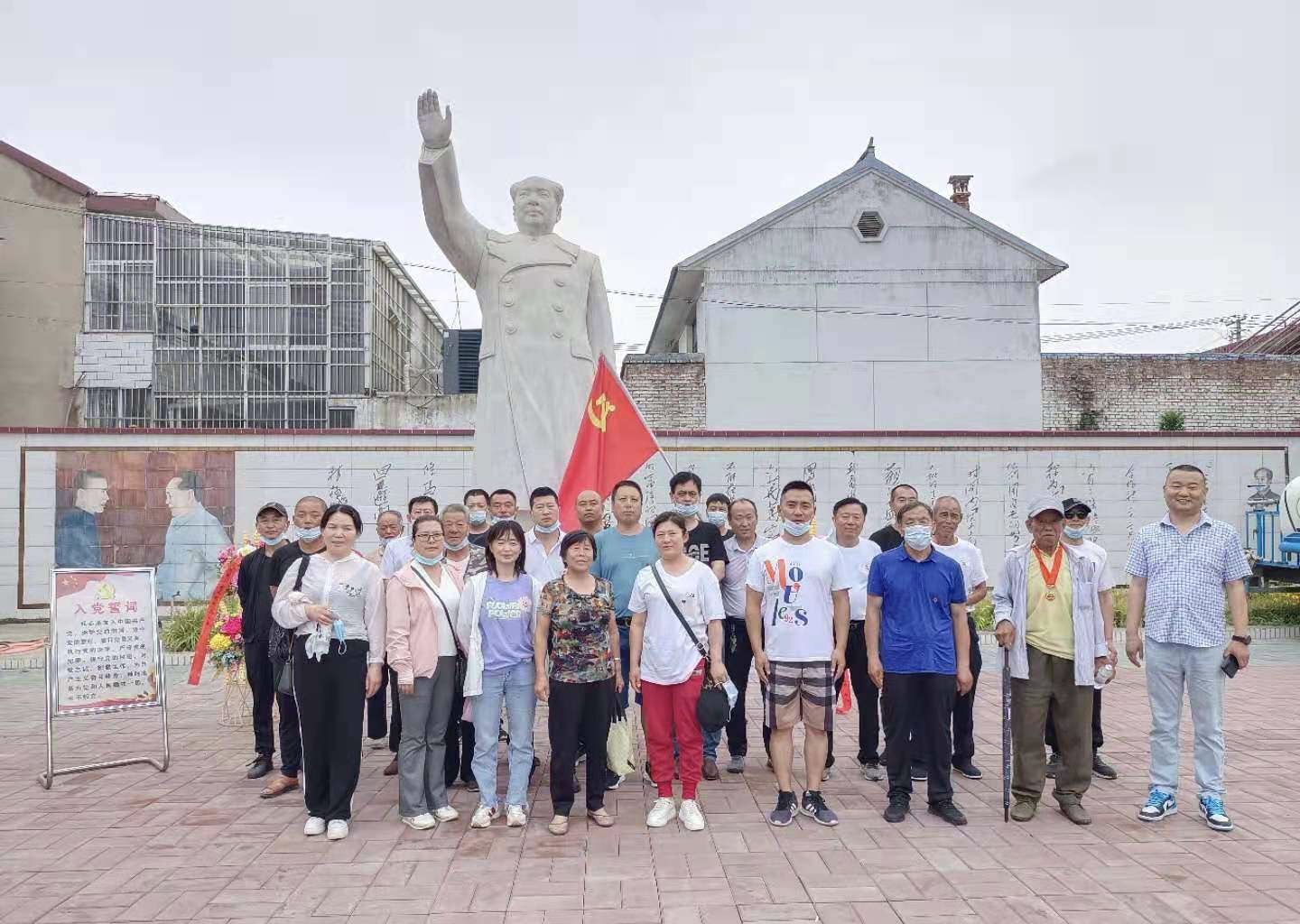 河北遵化：黨員帶頭聚民心 眾手澆開幸福花