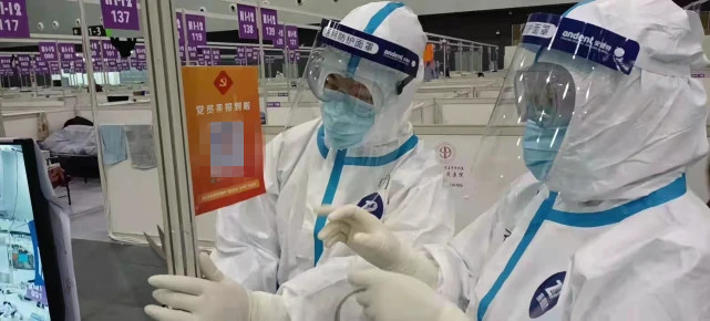 上海10天無癥狀感染者超4萬怎么治 專家:不排除感染者居家隔離