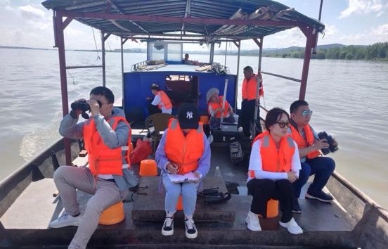 江西與中科院合作開展豐水期鄱陽湖江豚生態考察