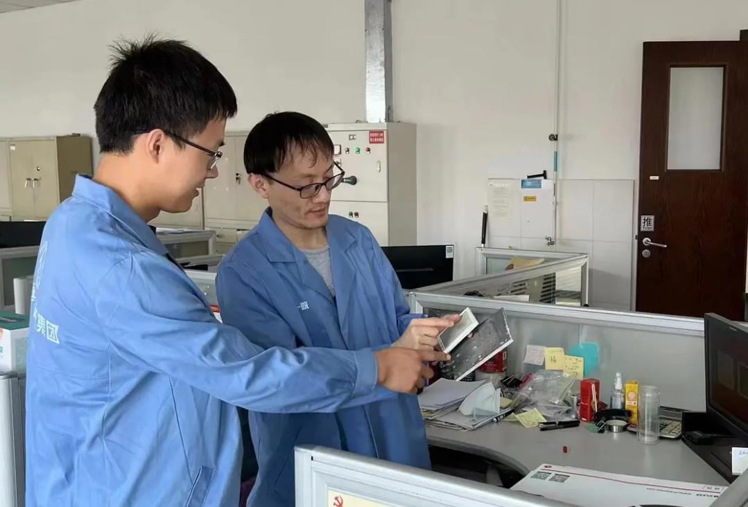 航母福建艦“超級甲板”涂層 由誰提供?