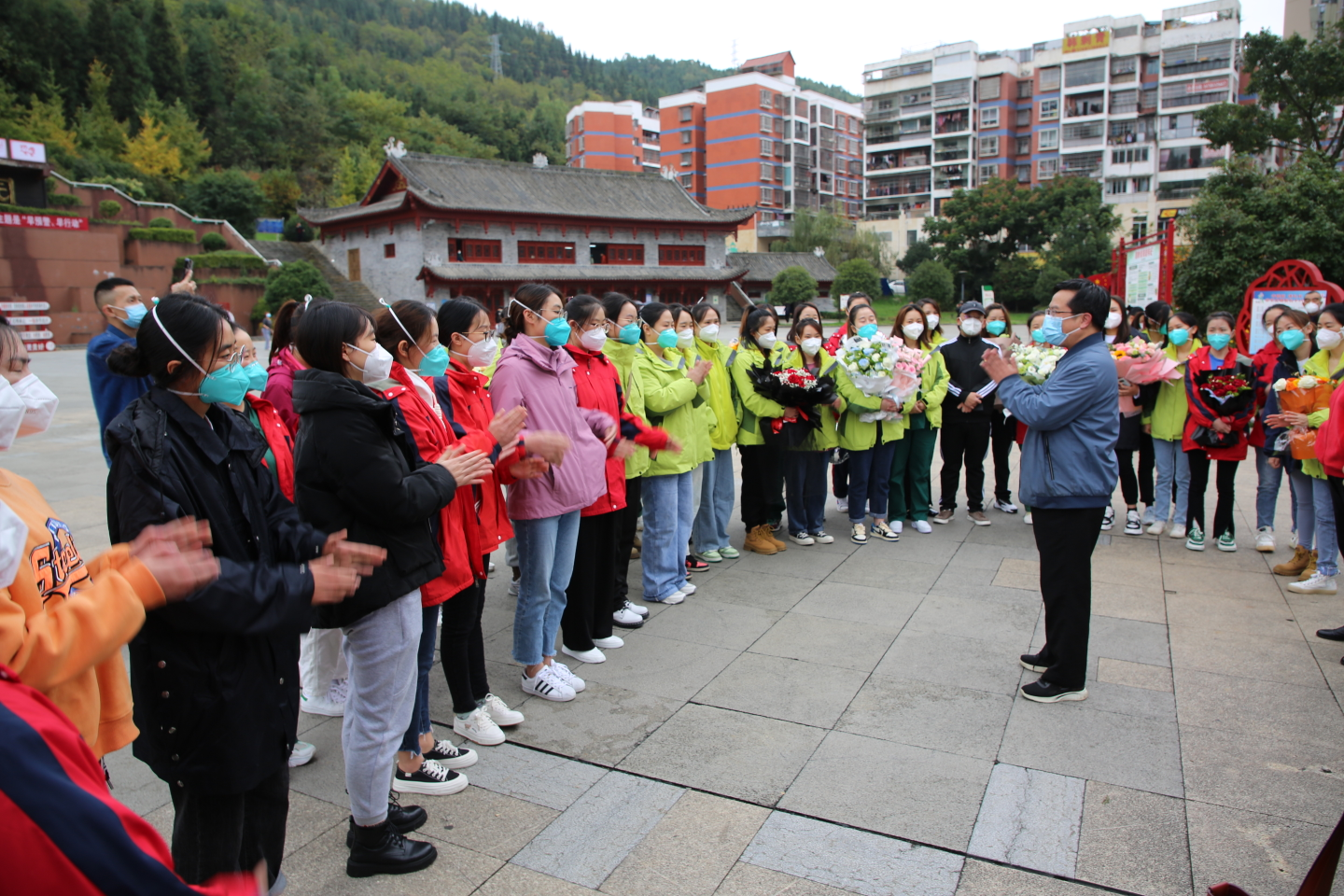 畢節市第一人民醫院支援畢節市方艙醫院部分醫療隊員平安歸來