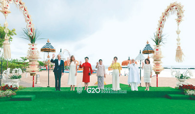 彭麗媛出席二十國集團領導人峰會配偶活動