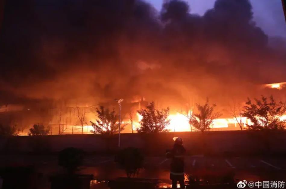 安陽火災38人死亡,逃生女工講述:剪斷鐵絲跳墻逃生