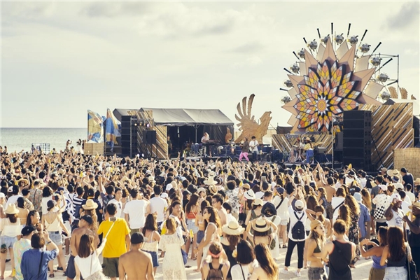 日落聲起 愜意升級，科羅娜日落聲起全球音樂嘉年華盛大開演，即將登陸中國最美海灘
