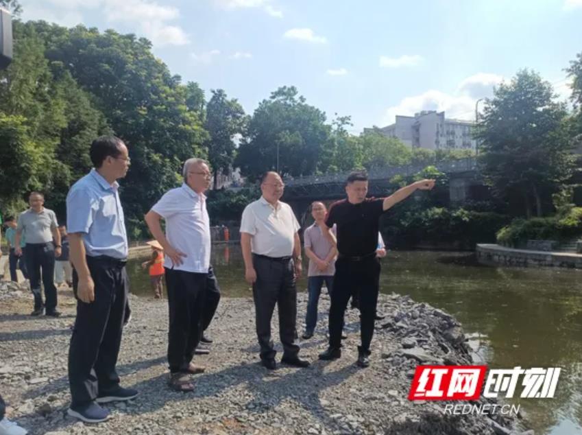 李平到吉首開展“改善生態環境”民主監督