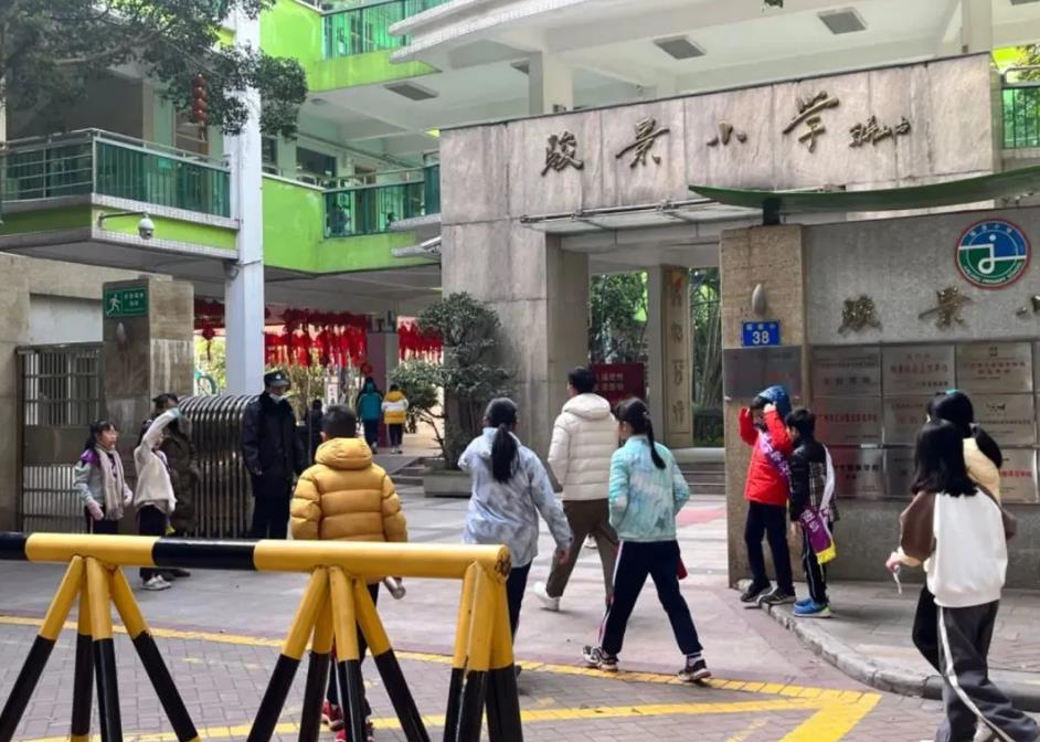 廣東多地提醒：做好防寒保暖，不得強制學生統一穿校服、不得要求校服外穿