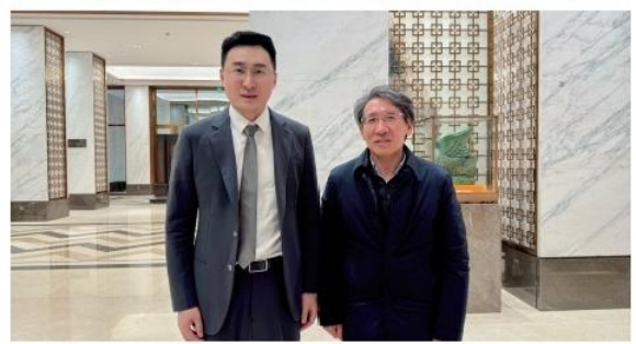 郭聃洋博士與薛其坤院士(南方科技大學校長、中國科學 院院士、國家最高科學技術獎獲得者)