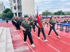 江西省少年軍校廣信區第三小學: 少年軍校方隊展風采 熱血師生軍魂燃校園
