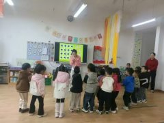 江西上饒廣信區煌固鎮中心幼兒園組織開展公開課教研活動