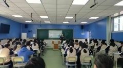 江西玉山縣懷玉山初中: 攜一縷陽光同行 送一抹情懷共享